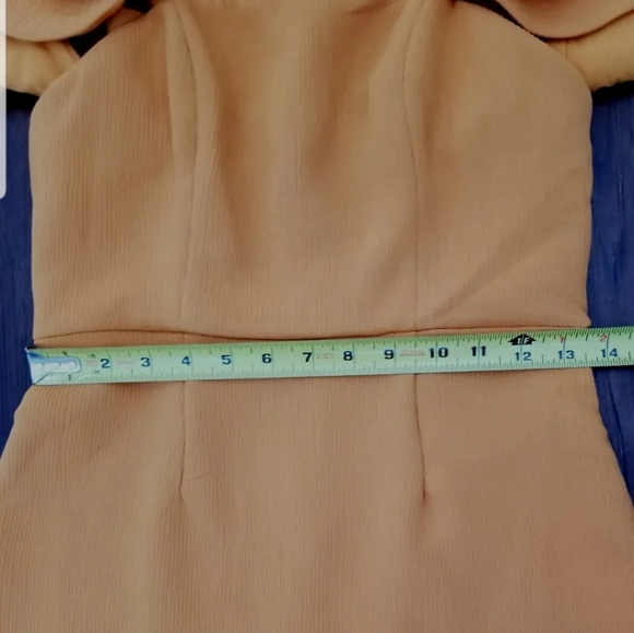 EUC Hello Molly Ruffle off the Shoulder Orange Pencil Dress Size Medium 🔥🔥🔥 - Picture 10 of 13